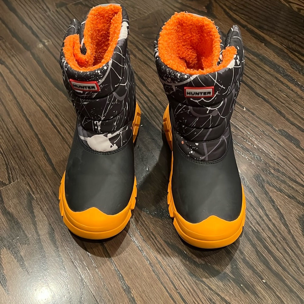 Unisex hunter boots, size 2, UK
